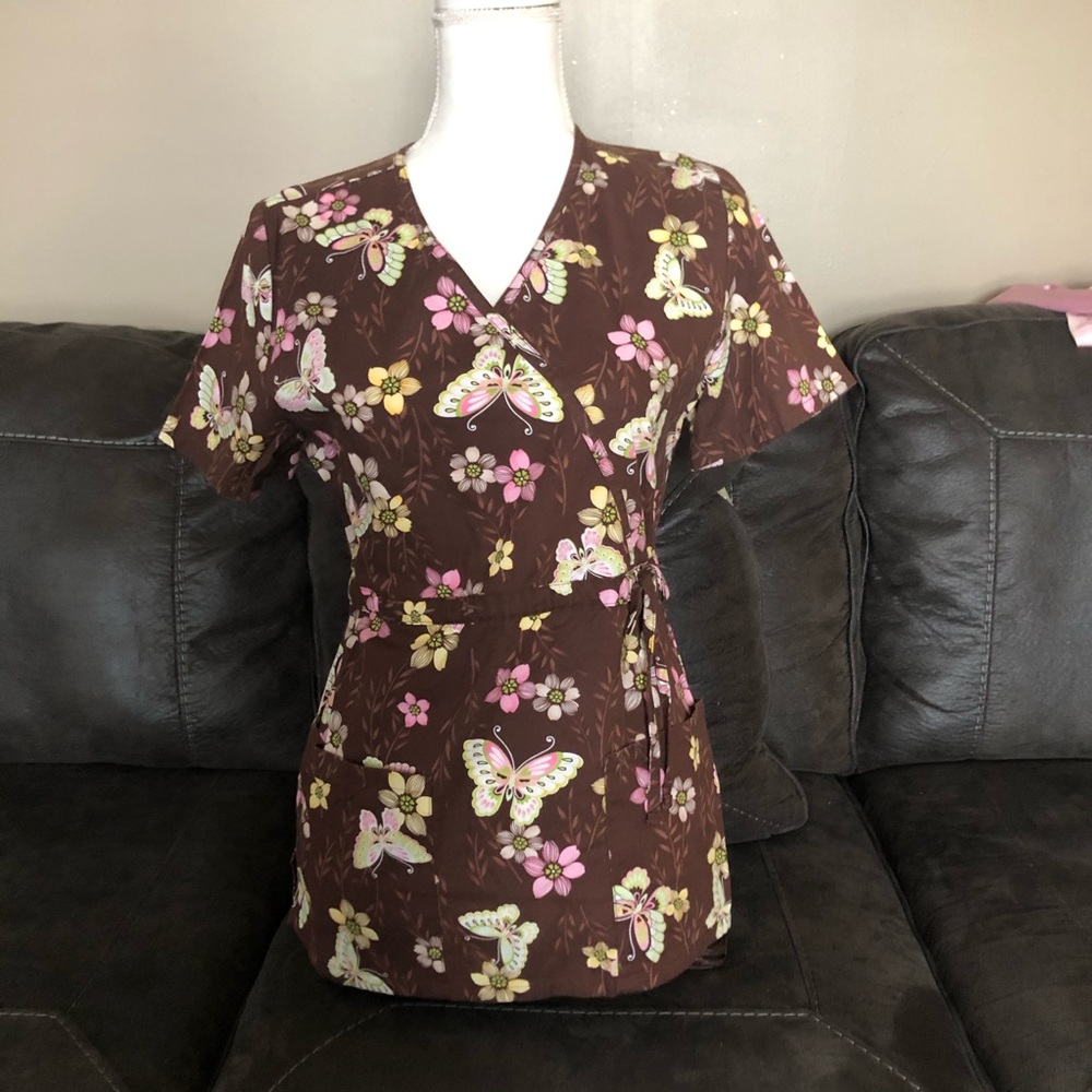 HQ Butterfly Print Scrub Top